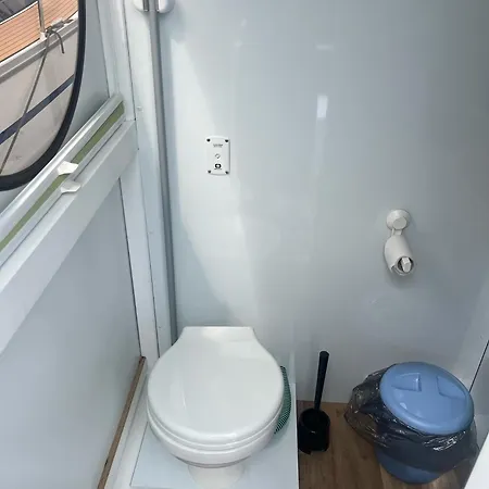 Wohlfühlboot Hausboot - Festlieger Im Hafen - Wc An Bord, Dusche An Land Botel Bad Saarow