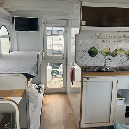 Wohlfühlboot Hausboot - Festlieger Im Hafen - Wc An Bord, Dusche An Land * Bad Saarow