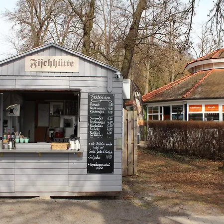 Botel Wohlfuehlboot Hausboot - Festlieger Im Hafen - Wc An Bord, Dusche An Land Bad Saarow