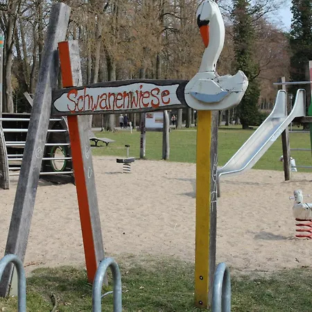 Wohlfühlboot Hausboot - Festlieger Im Hafen - Wc An Bord, Dusche An Land Bad Saarow