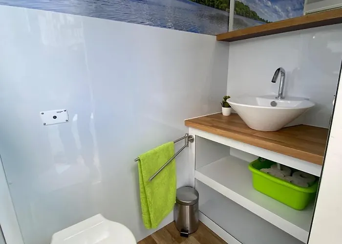 Wohlfuehlboot Hausboot - Festlieger Im Hafen - Wc An Bord, Dusche An Land Botel Bad Saarow