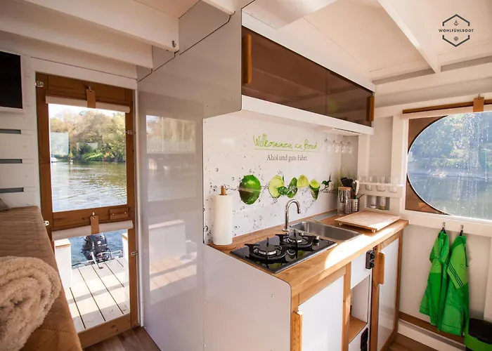 Wohlfuehlboot Hausboot - Festlieger Im Hafen - Wc An Bord, Dusche An Land