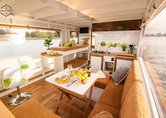 Botel Wohlfuehlboot Hausboot - Festlieger Im Hafen - Wc An Bord, Dusche An Land Bad Saarow