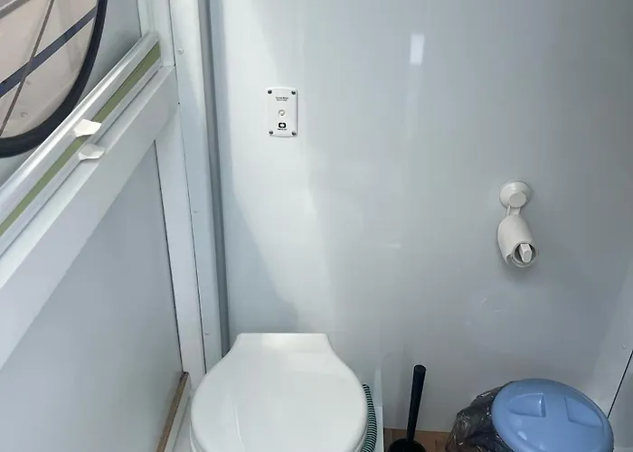 Wohlfuehlboot Hausboot - Festlieger Im Hafen - Wc An Bord, Dusche An Land Botel Bad Saarow