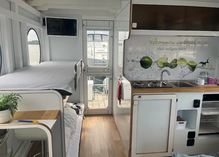 Wohlfuehlboot Hausboot - Festlieger Im Hafen - Wc An Bord, Dusche An Land * Bad Saarow