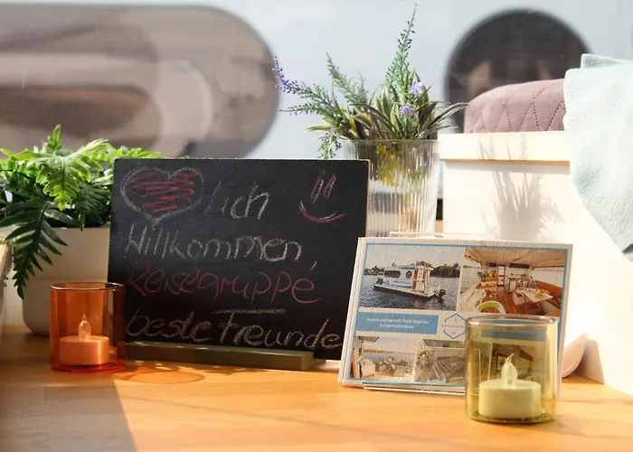 Botel Wohlfuehlboot Hausboot - Festlieger Im Hafen - Wc An Bord, Dusche An Land Bad Saarow